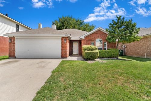 10505 Braewood Dr, Fort Worth, TX, 76131-3934 | Card Image