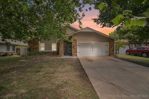1313 E 140th Pl, Glenpool, OK, 74033-3146 | Card Image