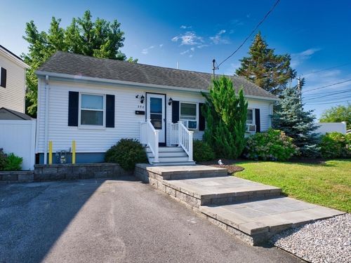 296 Ocean Grove Ave, Swansea, MA, 02777-1733 | Card Image