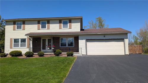 11 Barns Ct, Greece, NY, 14612-2701 | Card Image