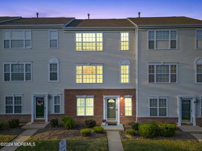 945 - 5 Kuczynski Drive, Condo with 3 bedrooms, 2 bathrooms and 2 parking in Parlin NJ | Image 1