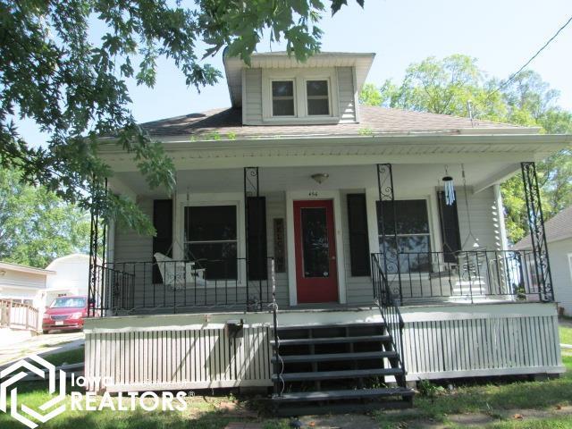 8th St, Chariton, IA 50049