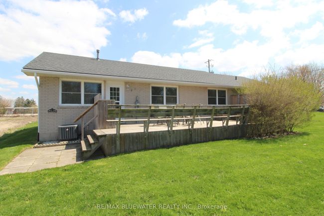 45 John St N, House other with 3 bedrooms, 2 bathrooms and 4 parking in Zurich ON | Image 5
