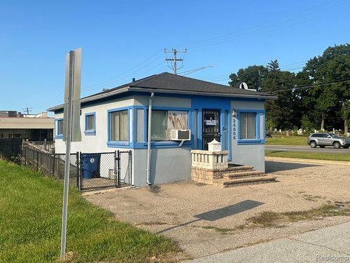 24056 Pilgrim, Redford, MI, 48239-3520 | Card Image