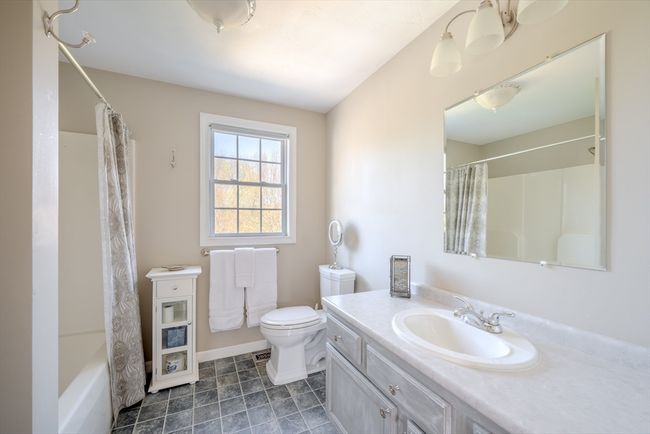 26 Russett Hill Rd, House other with 5 bedrooms, 3 bathrooms and 4 parking in Haverhill MA | Image 13