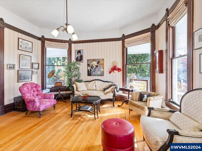 1006 Pine St, House other with 4 bedrooms, 2 bathrooms and null parking in Silverton OR | Image 6