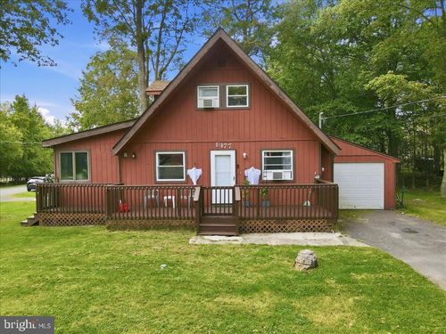 593 Country Place Dr, Tobyhanna, PA, 18466-7944 | Card Image