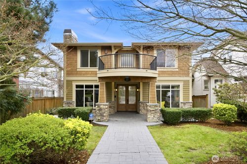 217 7th Avenue W, Kirkland, WA, 98033 | Card Image