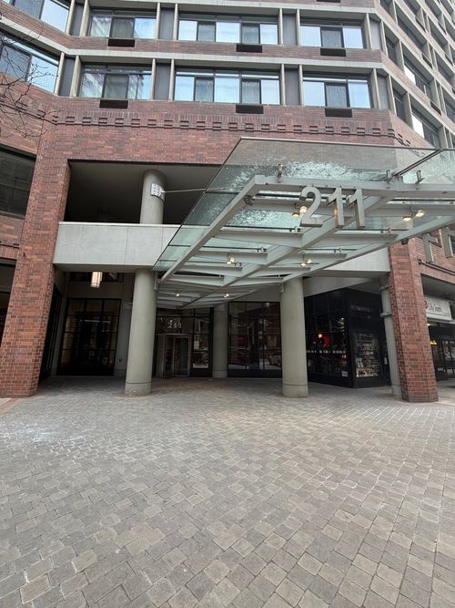 apt-2425-211 E Ohio St, Chicago, IL, 60611-3256 | Card Image