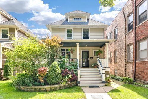 4033 W Waveland Ave, Chicago, IL, 60641-3145 | Card Image