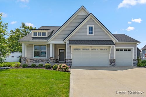 01-8393 Woodhaven Dr Sw, Byron Center, MI, 49315-9576 | Card Image