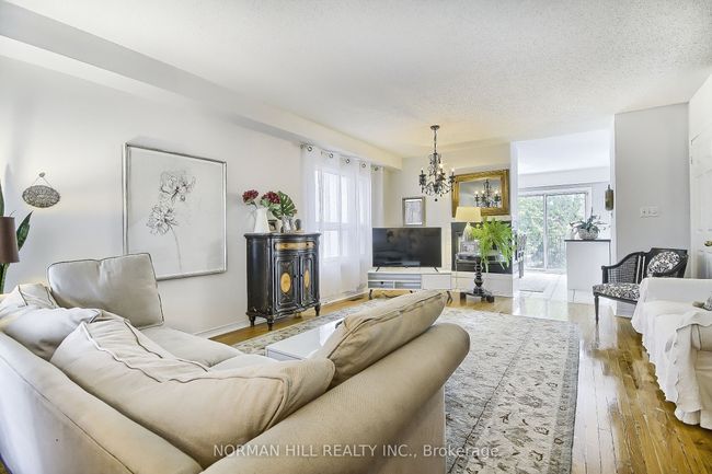 7 Bridlepath St, House attached with 3 bedrooms, 4 bathrooms and 3 parking in Richmond Hill ON | Image 5