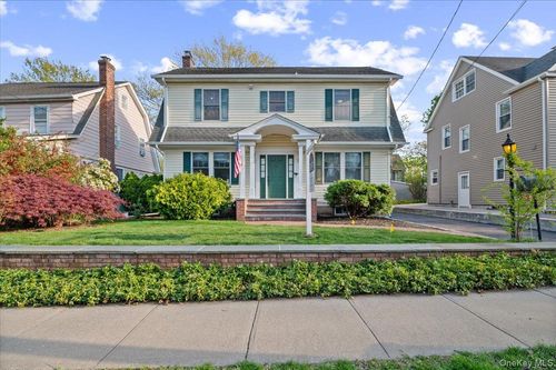 78 Beechwood Ave, Port Washington, NY, 11050-3902 | Card Image