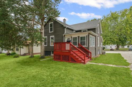 389 E Summer St, Paxton, IL, 60957-1702 | Card Image