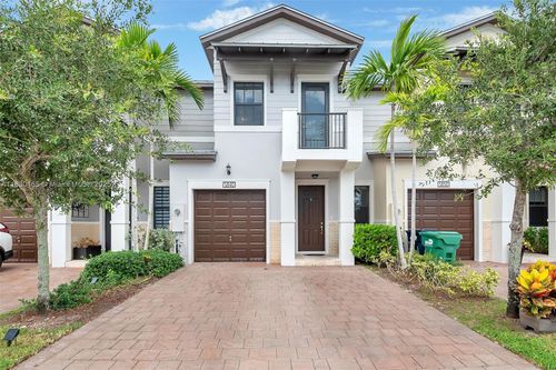 5840-5840 Nw 104th Path, Doral, FL, 33178-2616 | Card Image