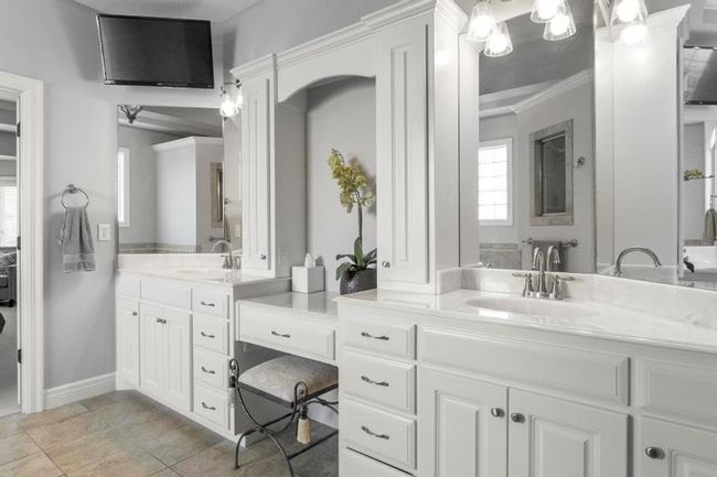 8127 Lone Elm Rd, House other with 5 bedrooms, 5 bathrooms and null parking in Lenexa KS | Image 24