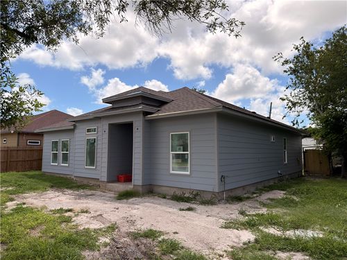 1021 Beechcraft Ave, Corpus Christi, TX, 78405-2801 | Card Image