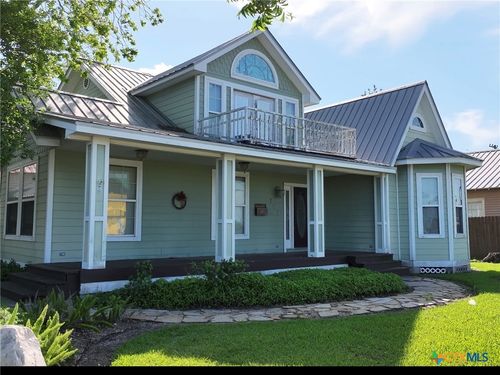 207 S Commerce St, Port Lavaca, TX, 77979-4417 | Card Image