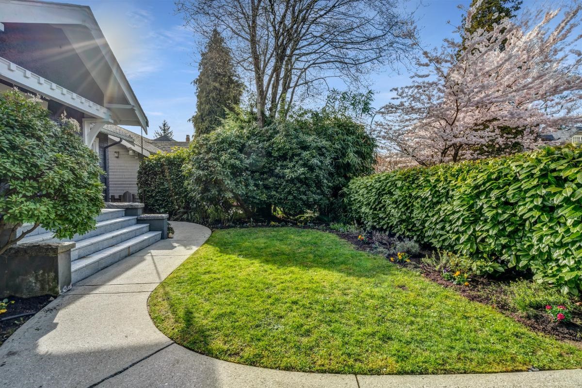 3322 W 38 Th Avenue, House other with 5 bedrooms, 3 bathrooms and 2 parking in Vancouver BC | Image 30