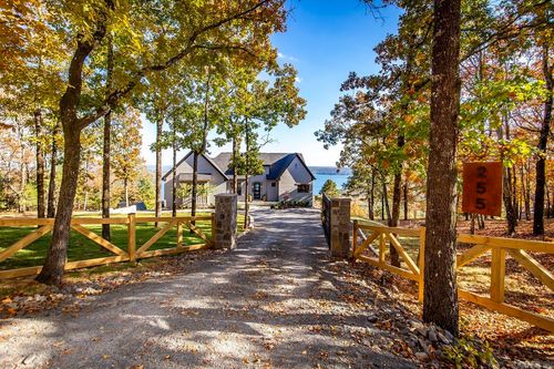255 E Bluff Dr, Quitman, AR, 72131-9700 | Card Image