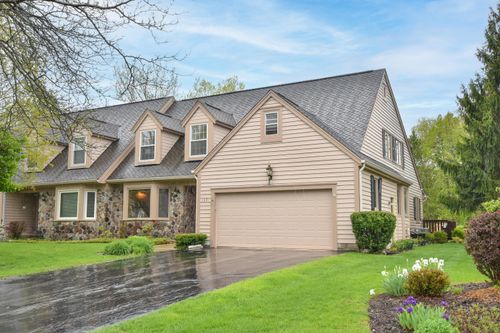1521 W Eastbrook Dr, Mequon, WI, 53092-2972 | Card Image