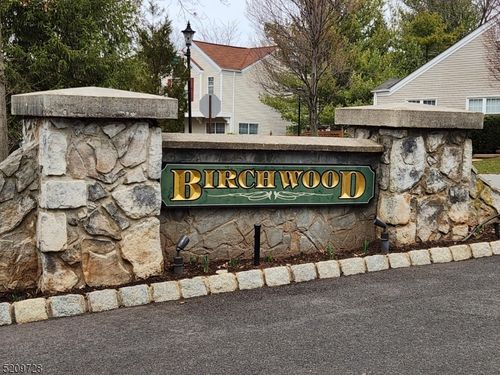 49 Birchwood Rd, Bedminster, NJ, 07921-1903 | Card Image