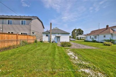 18 Prospect Ave, House other with 3 bedrooms, 1 bathrooms and null parking in Saint Catharines ON | Image 3