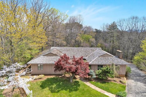 6051 Lakemont Dr, Roanoke, VA, 24018 | Card Image
