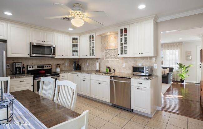 234 13 Th Ave, Condo with 3 bedrooms, 2 bathrooms and 1 parking in Seaside Park NJ | Image 9