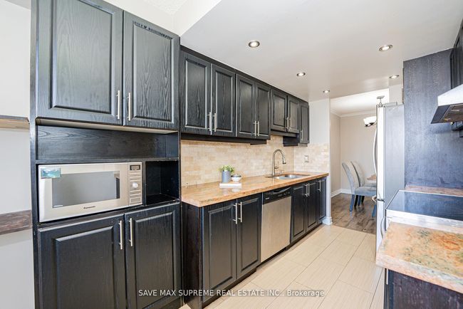 1507 - 5 Lisa St, Condo with 3 bedrooms, 2 bathrooms and 1 parking in Brampton ON | Image 19