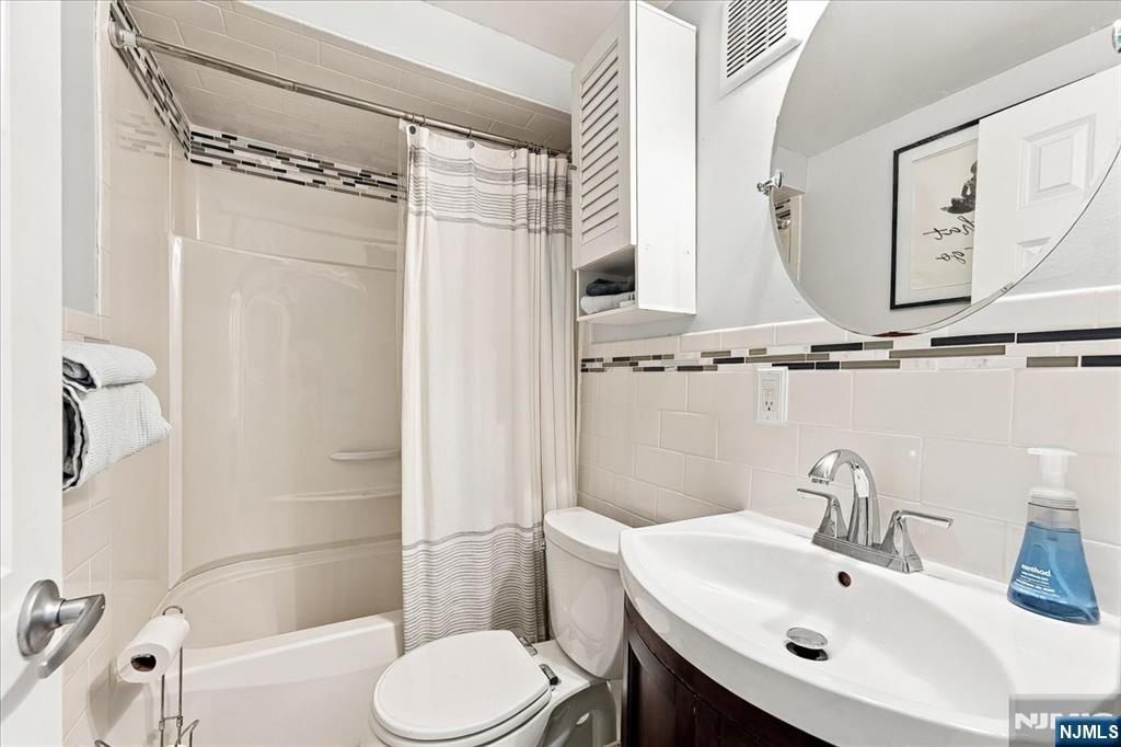 Residential Lease in Seaside Heights 5