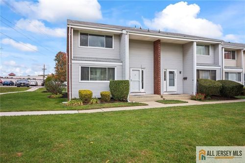 g-8 Quincy Cir, Dayton, NJ, 08810 | Card Image