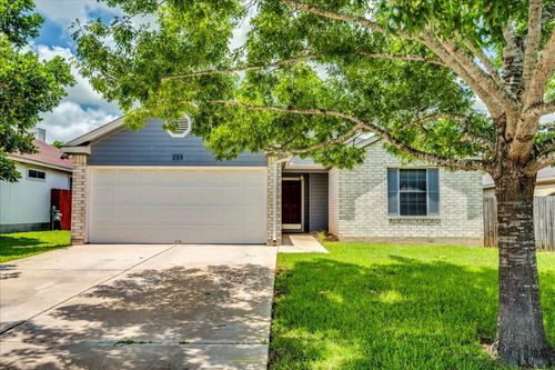 233 Sunshadow Dr, Lockhart, TX, 78644-4581 | Card Image