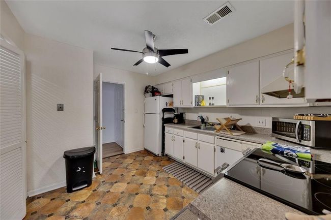 702 Hanover Ln Se, Condo with 2 bedrooms, 2 bathrooms and 2 parking in Marietta GA | Image 9