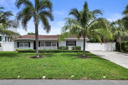3207 Leigh Rd, Pompano Beach, FL, 33062-1213 | Card Image