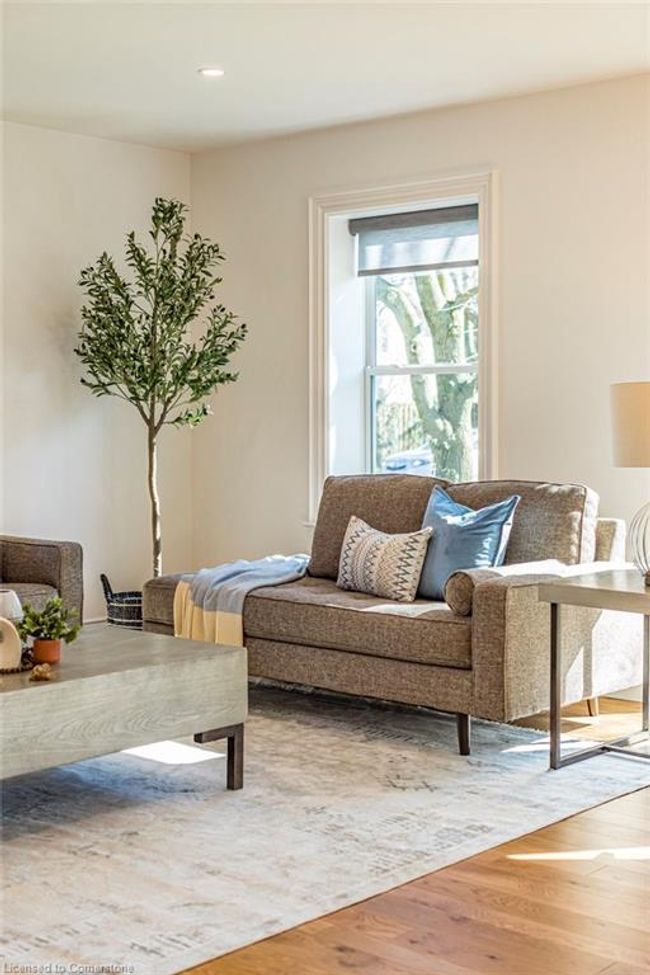 315 Park St W, House other with 5 bedrooms, 3 bathrooms and 2 parking in Dundas ON | Image 13