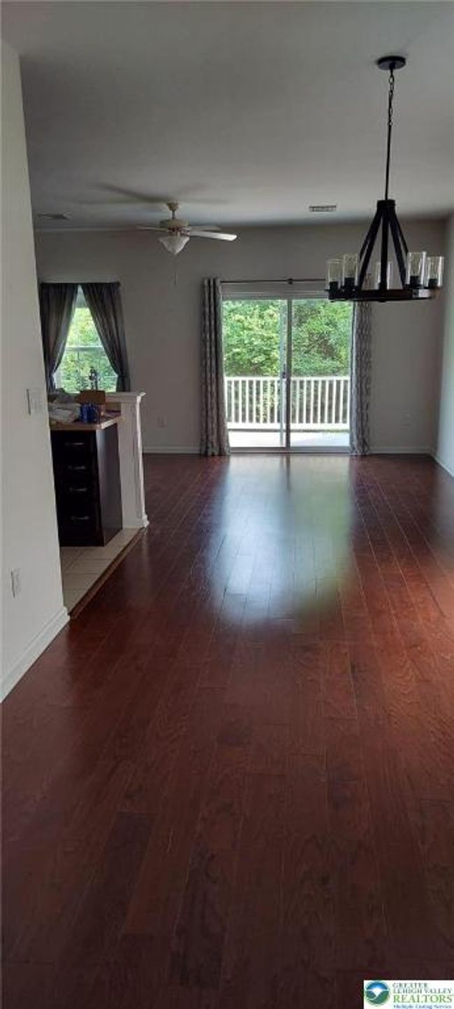 1540 Crest Park Ct, House other with 3 bedrooms, 3 bathrooms and null parking in BETHLEHEM PA | Image 9