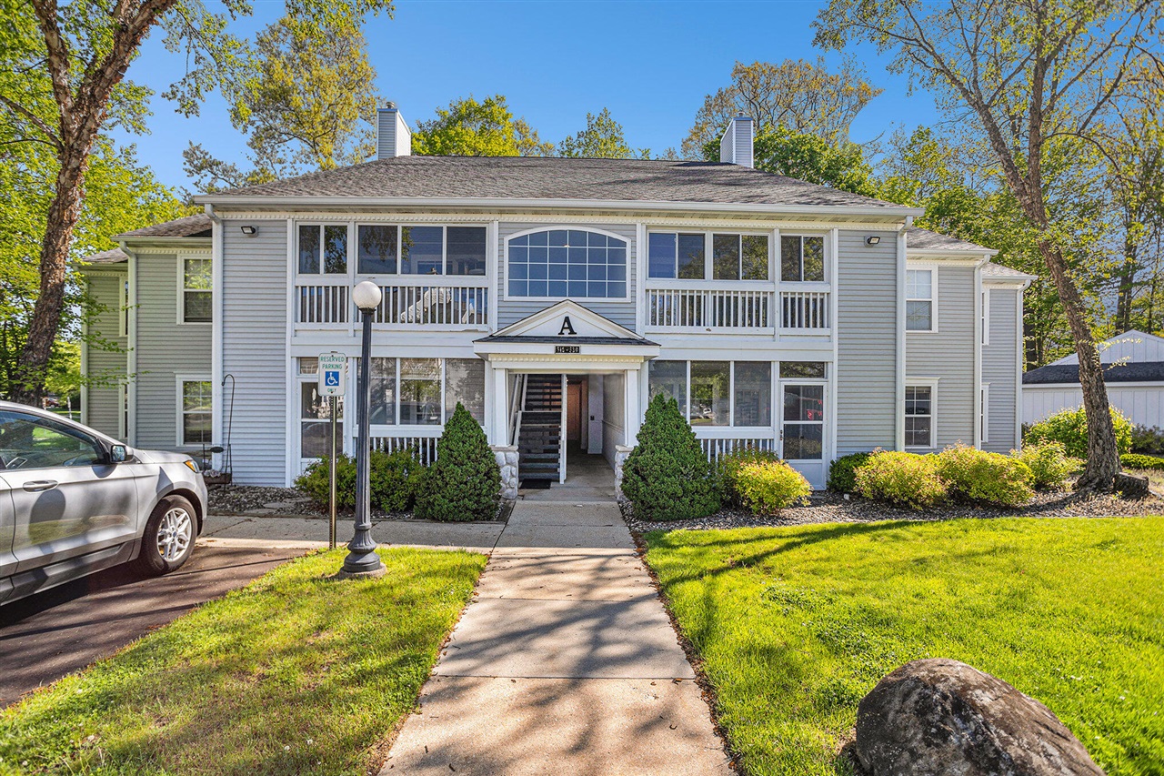 Butler Ct, Marshall, MI 49068