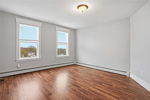 3r-188 Division Street, Woonsocket, RI, 02895 | Card Image