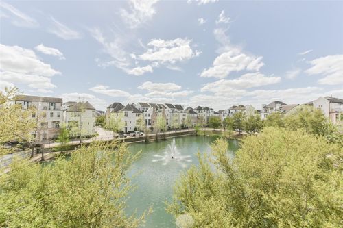 9450 London Bridge Sta, Houston, TX, 77045-4643 | Card Image