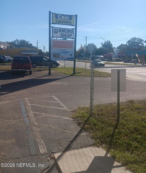 17 43rd Street E, Jacksonville, FL, 32208 | Card Image