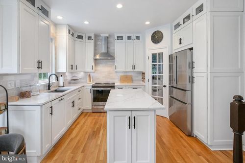 812 Larch Valley Ct Ne, LEESBURG, VA, 20176-3660 | Card Image