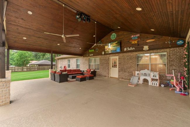8518 Kerr Dr, House other with 3 bedrooms, 2 bathrooms and 2 parking in Tomball TX | Image 25