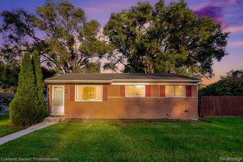 35470 Blairmoor Dr, Clinton Twp, MI, 48035-2409 | Card Image
