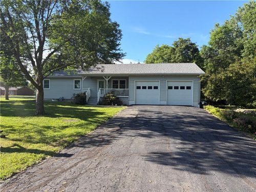 724 Garrettson St, Burlington, KS, 66839-1256 | Card Image