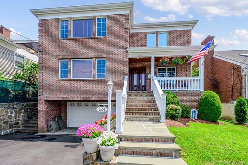 124 Lakeview Ave, West Harrison, NY, 10604-2160 | Card Image