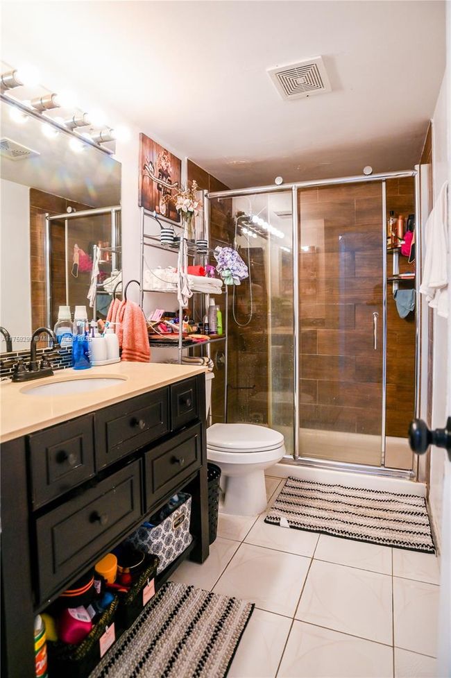 APT-601 - 4164 Inverrary Dr, Condo with 2 bedrooms, 2 bathrooms and null parking in Lauderhill FL | Image 25