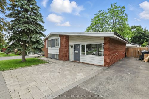 113 Clarence St, Brampton, ON, L6W1T1 | Card Image
