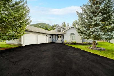 13538 19 Ave, House other with 4 bedrooms, 3 bathrooms and 6 parking in Blairmore AB | Image 2