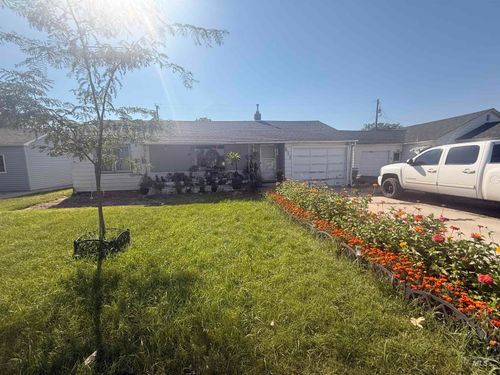 615 S Pine St, Nampa, ID, 83686-2727 | Card Image